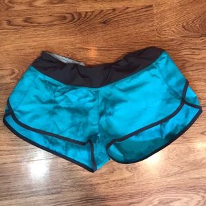 Women’s Lulu Lemon Shorts - 10